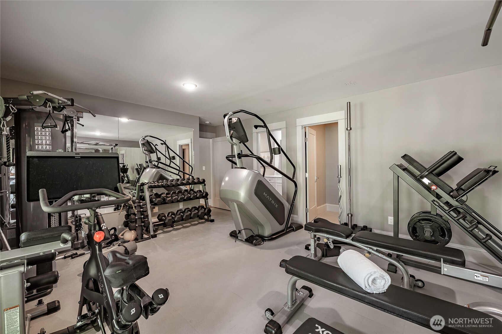 9125 Shearwater Road Blaine, WA 98230 - Photo 31 of 40 a view of a room with gym equipment