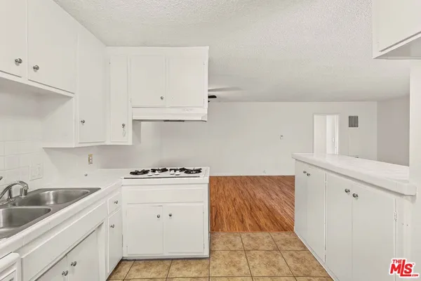 $2,750 | 15540 Moorpark Street, Unit 1, Encino, CA 91436