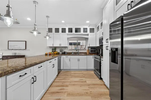 $3,999 | 15874 Southwest 138th Terrace, Unit 2, Miami, FL 33196