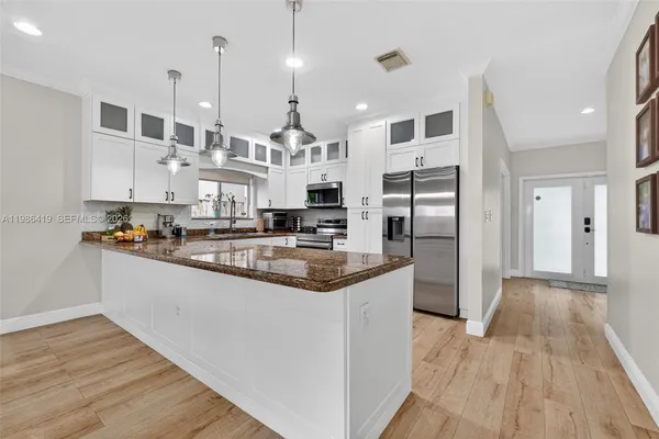 $3,999 | 15874 Southwest 138th Terrace, Unit 2, Miami, FL 33196