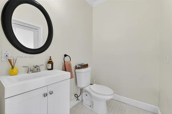 $3,999 | 15874 Southwest 138th Terrace, Unit 2, Miami, FL 33196