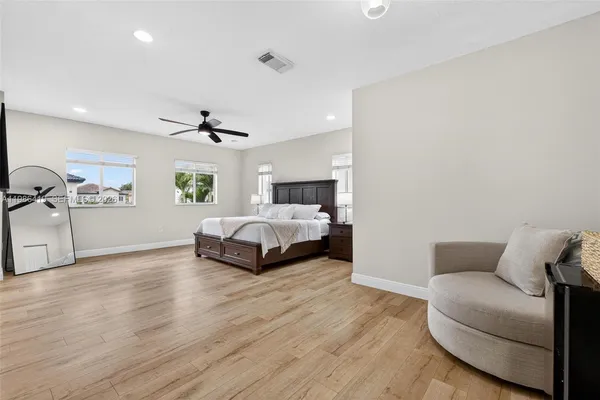 $3,999 | 15874 Southwest 138th Terrace, Unit 2, Miami, FL 33196