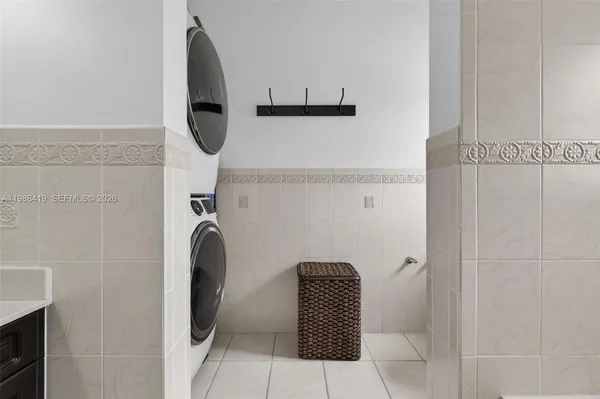 $3,999 | 15874 Southwest 138th Terrace, Unit 2, Miami, FL 33196