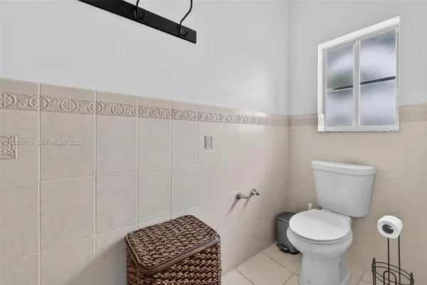 $3,999 | 15874 Southwest 138th Terrace, Unit 2, Miami, FL 33196