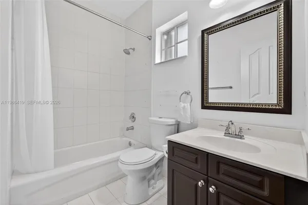 $3,999 | 15874 Southwest 138th Terrace, Unit 2, Miami, FL 33196