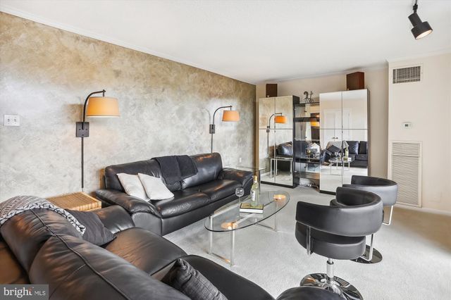 $320,000 | 250 South Reynolds Street, Unit 201, Alexandria, VA 22304