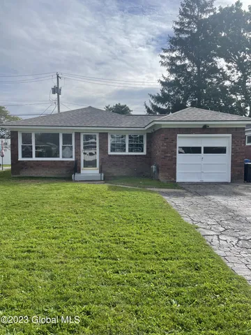 $2,100 | 3 Westford Street, Albany, NY 12208