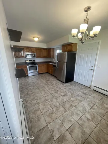 $2,100 | 3 Westford Street, Albany, NY 12208