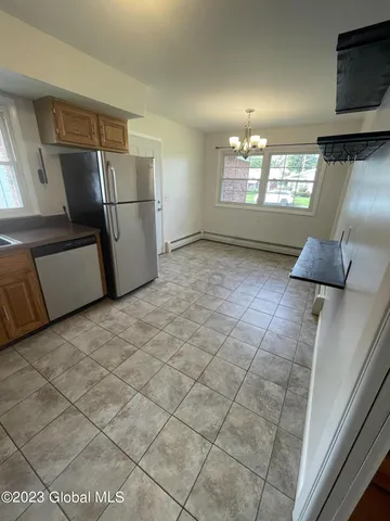 $2,100 | 3 Westford Street, Albany, NY 12208