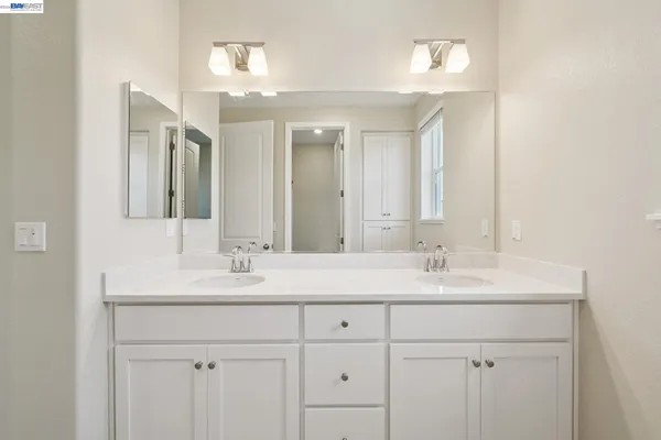 $745,000 | 122 Crk Vw Circle, Fairfield, CA 94533