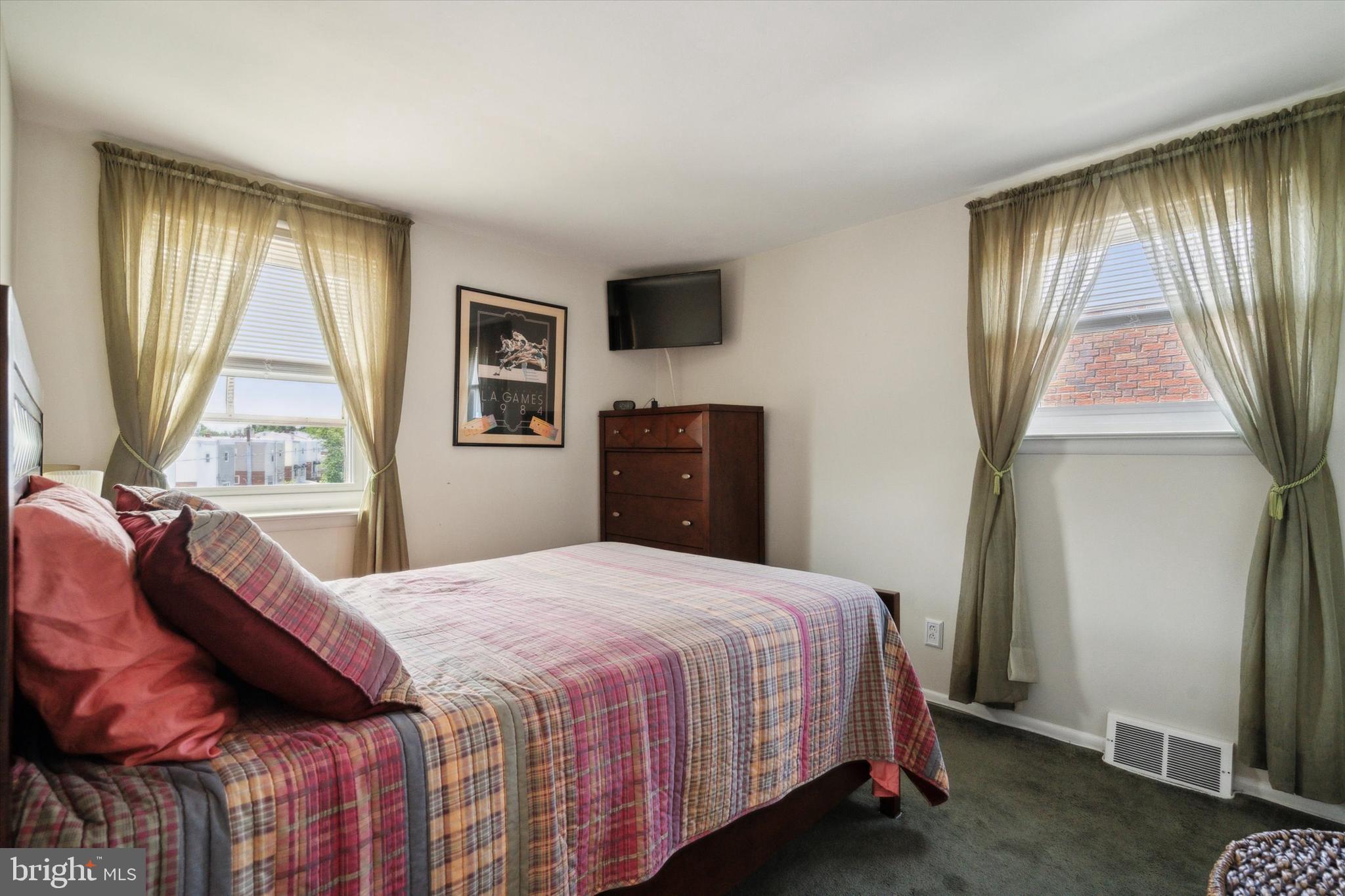 2765 Clayton Street Philadelphia, PA 19152 - Photo 11 of 25