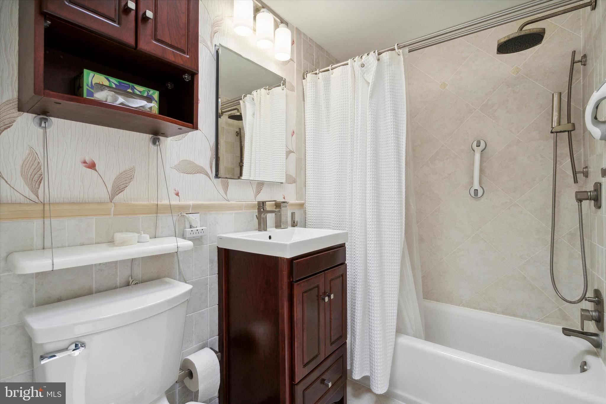 2765 Clayton Street Philadelphia, PA 19152 - Photo 13 of 25