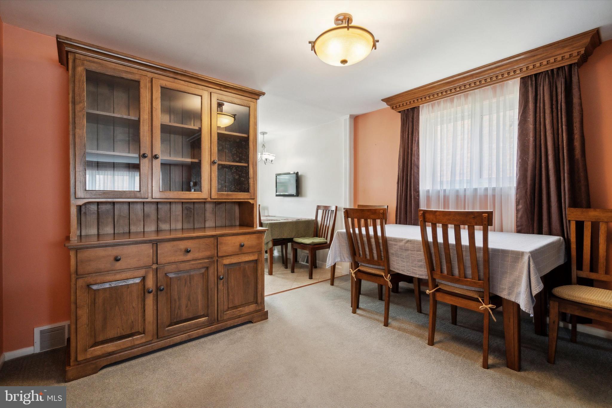 2765 Clayton Street Philadelphia, PA 19152 - Photo 5 of 25