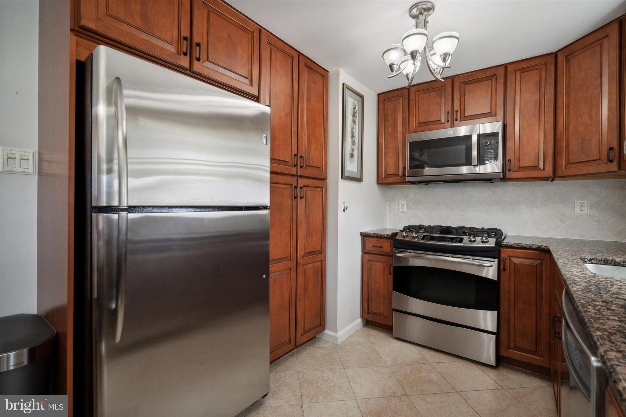 2765 Clayton Street Philadelphia, PA 19152 - Photo 8 of 25