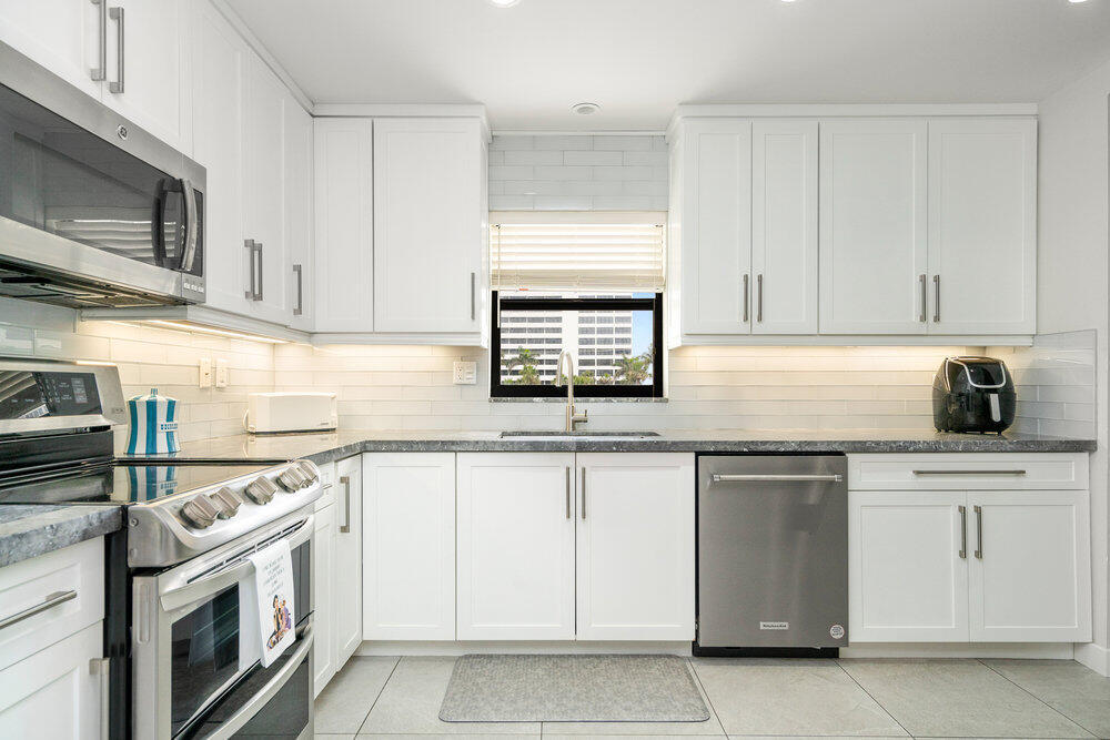 2679 South Ocean Boulevard, Unit 31 Boca Raton, FL 33432 - Photo 8 of 35 img_5934_363