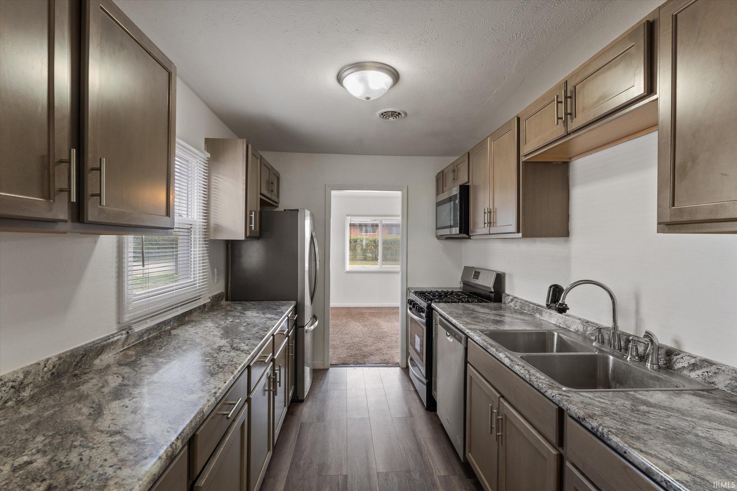 720 Orchard Street Elkhart, IN 46516 - Photo 7 of 25