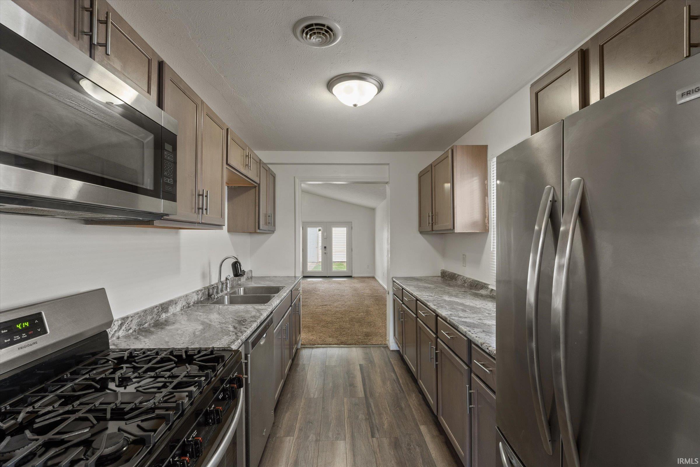 720 Orchard Street Elkhart, IN 46516 - Photo 9 of 25