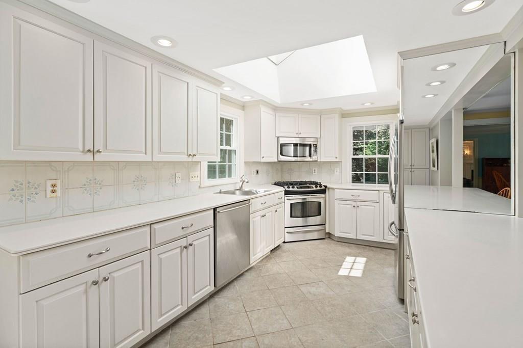15 Standish Road Wayland, MA 01778 - Photo 7 of 26