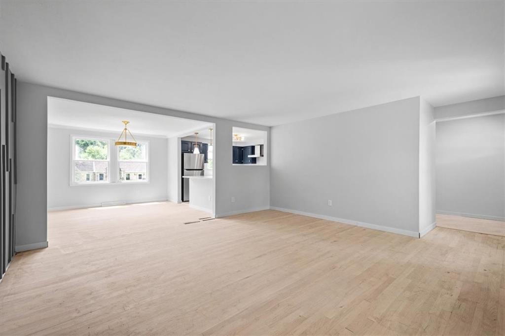 457 Inwood Road Pittsburgh, PA 15237 - Photo 13 of 39 an empty room with windows