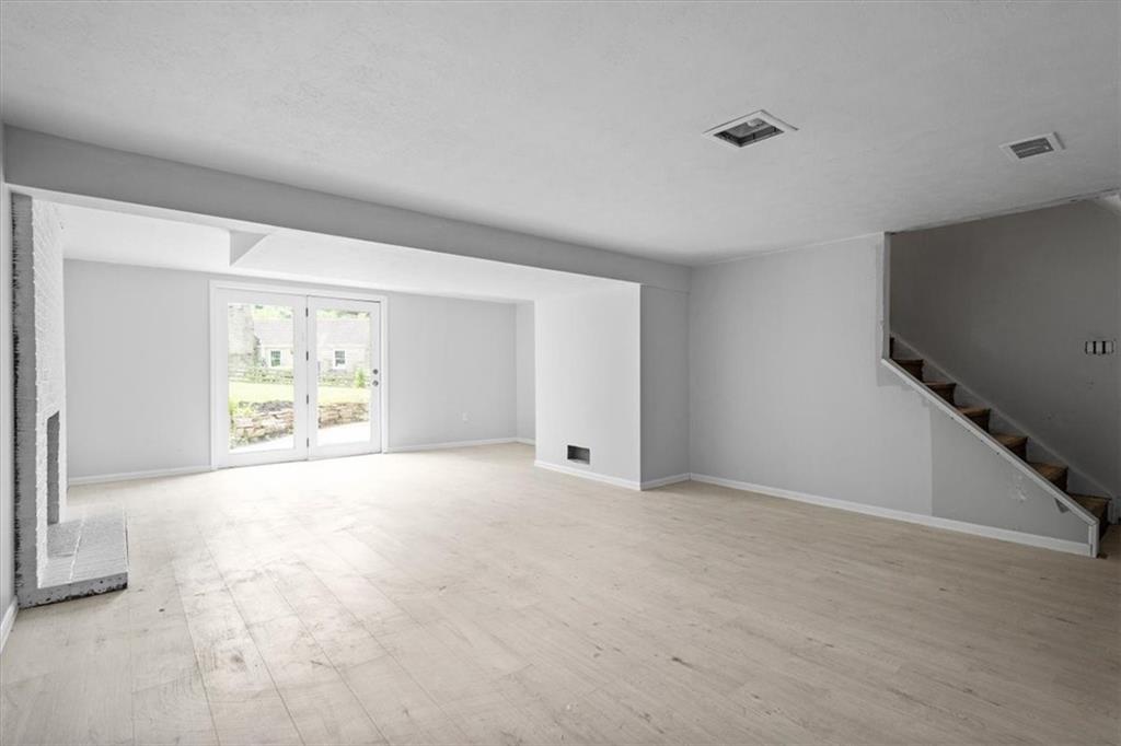 457 Inwood Road Pittsburgh, PA 15237 - Photo 38 of 39 a view of an empty room with a window