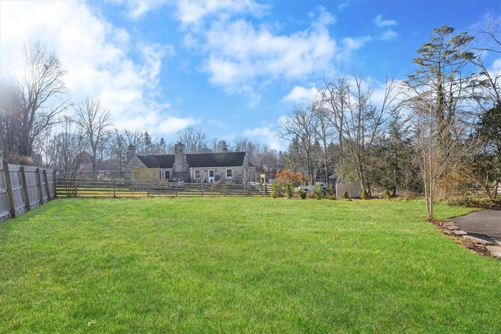 457 Inwood Road Pittsburgh, PA 15237 - Photo 4 of 39 a garden view