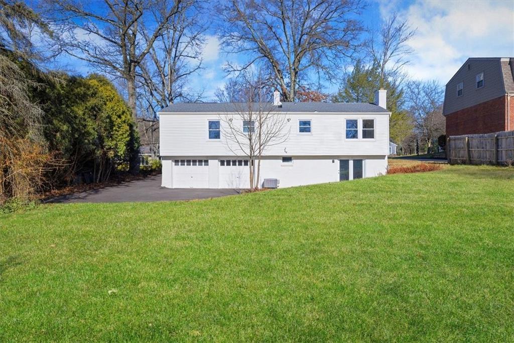457 Inwood Road Pittsburgh, PA 15237 - Photo 6 of 39 a view of a house with a yard