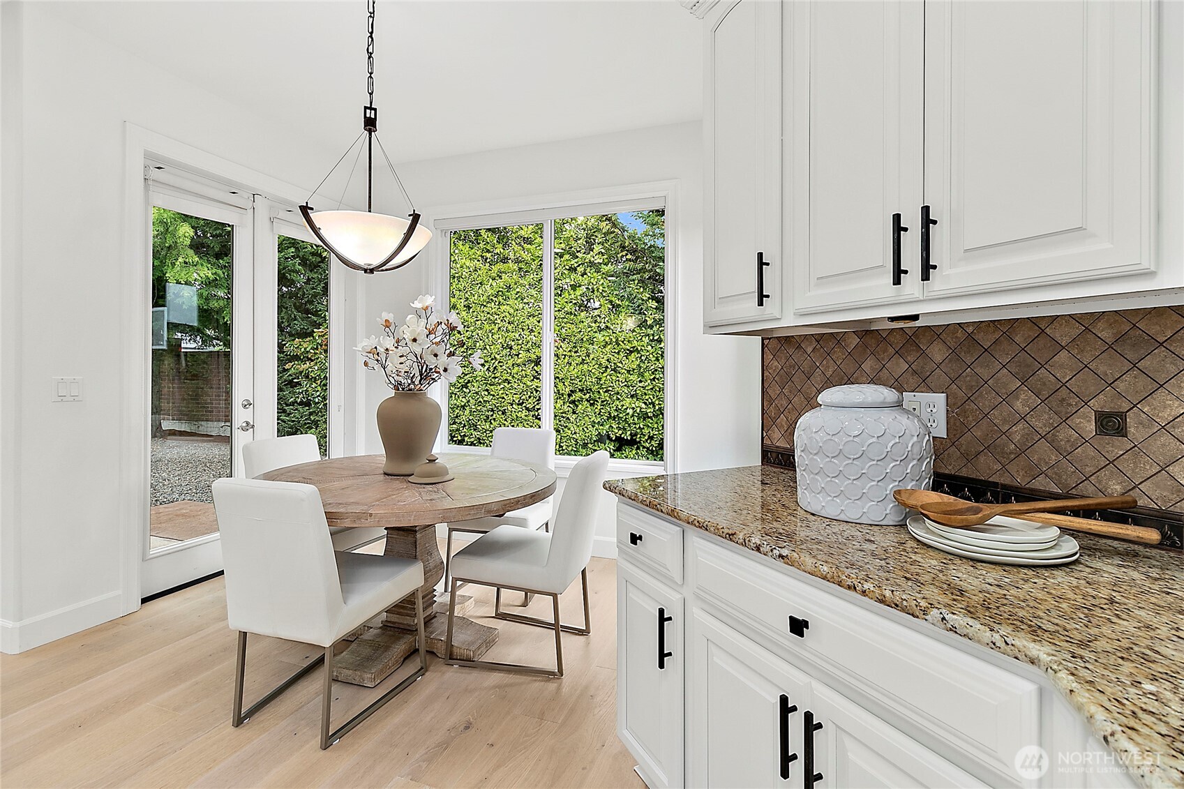 1038 Belfair Road Bellevue, WA 98004 - Photo 16 of 40 Gallery Image 16