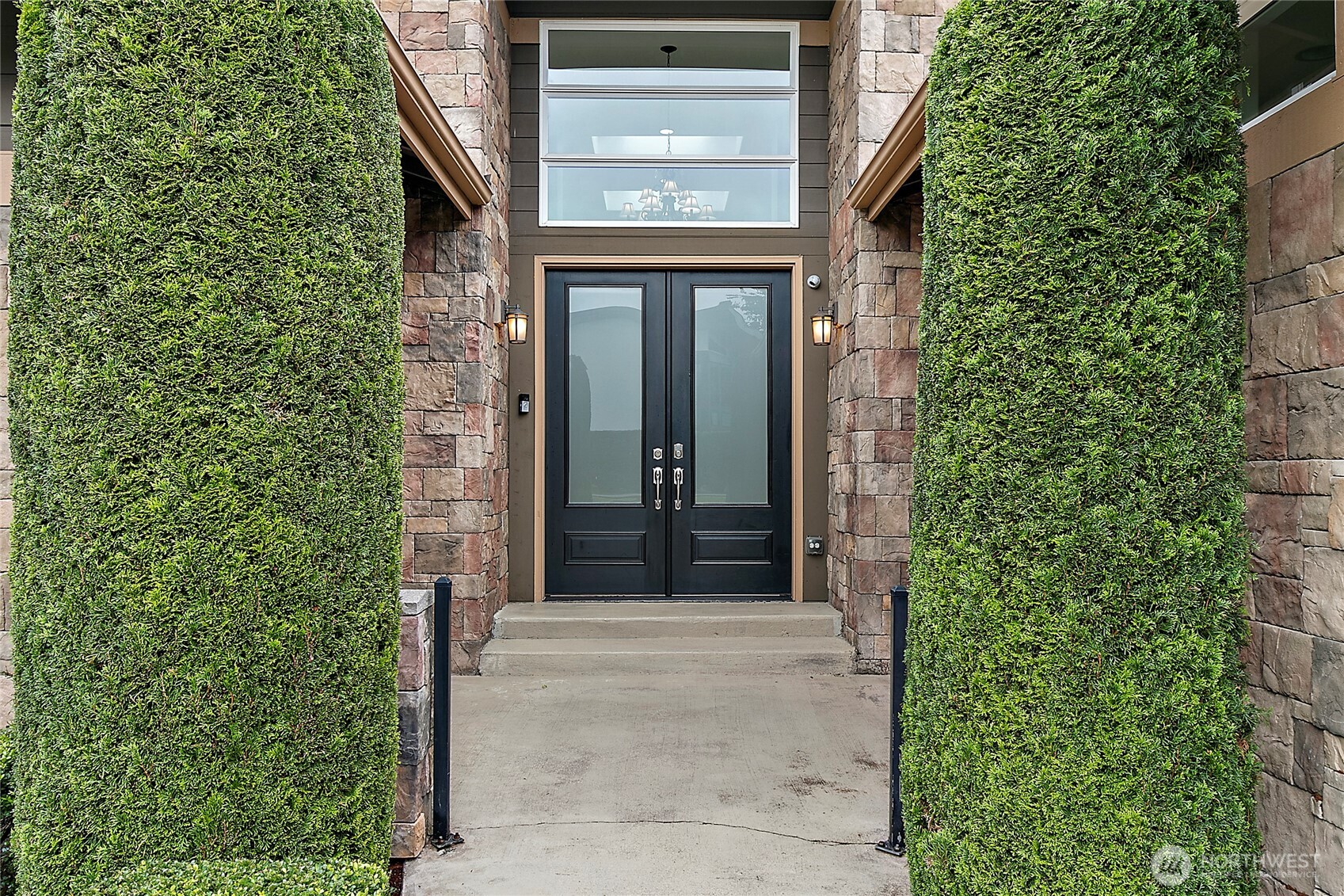 1038 Belfair Road Bellevue, WA 98004 - Photo 3 of 40 Gallery Image 3
