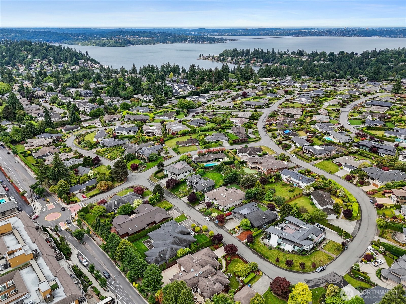 1038 Belfair Road Bellevue, WA 98004 - Photo 39 of 40 Gallery Image 39