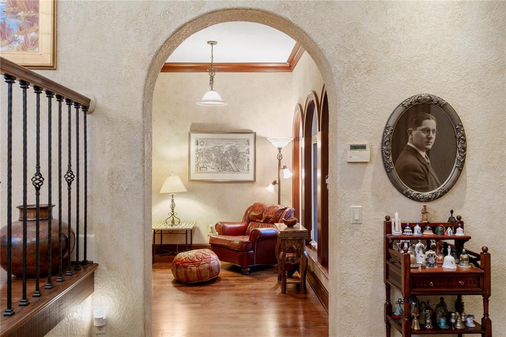 4803 West Woodmere Road Tampa, FL 33609 - Photo 11 of 80