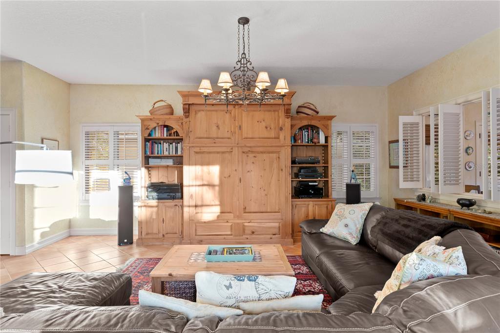 4803 West Woodmere Road Tampa, FL 33609 - Photo 28 of 76