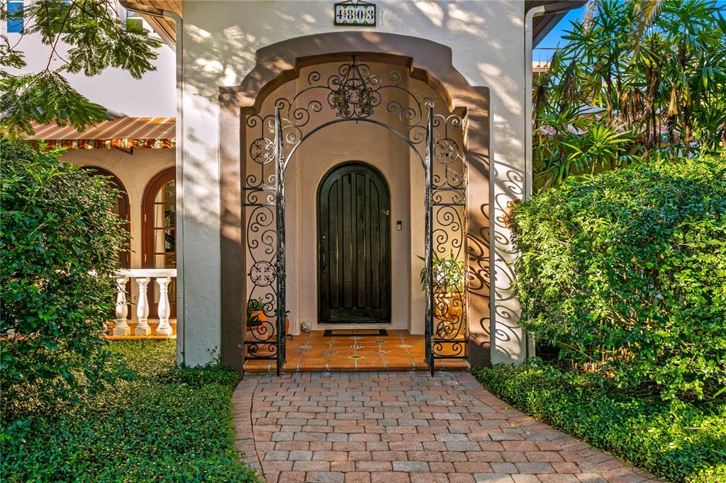 4803 West Woodmere Road Tampa, FL 33609 - Photo 3 of 80