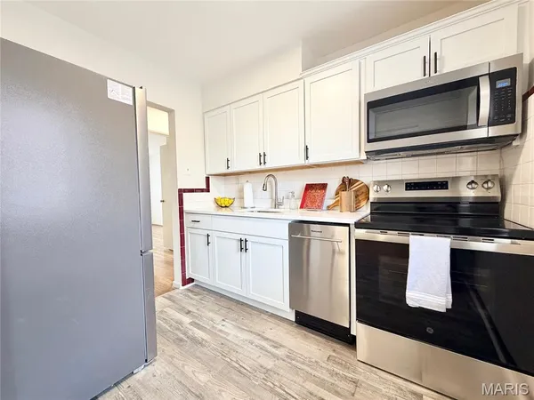 $1,195 | 7219 Hampton Avenue, Unit 2S, St. Louis, MO 63109