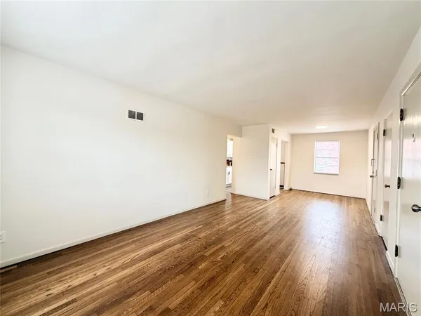 $1,195 | 7219 Hampton Avenue, Unit 2S, St. Louis, MO 63109