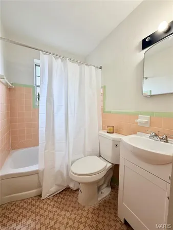 $1,195 | 7219 Hampton Avenue, Unit 2S, St. Louis, MO 63109