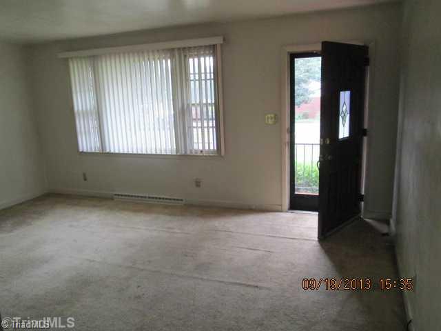 3100 Triangle Lake Road High Point, NC 27260 - Photo 2 of 8 Living Room.
