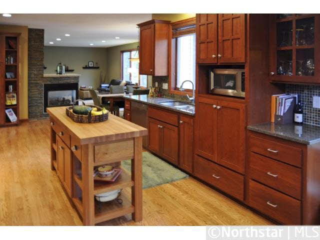 816 Amble Road Shoreview, MN 55126 - Photo 3 of 18 Gallery Image 3