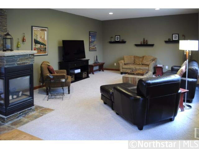 816 Amble Road Shoreview, MN 55126 - Photo 7 of 18 Gallery Image 7