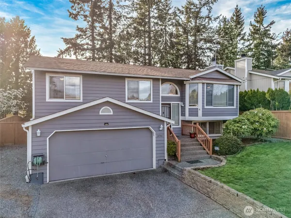 $750,000 | 24941 13th Place South, Des Moines, WA 98198