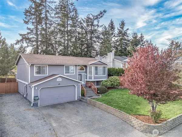 $750,000 | 24941 13th Place South, Des Moines, WA 98198