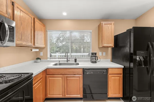 $750,000 | 24941 13th Place South, Des Moines, WA 98198