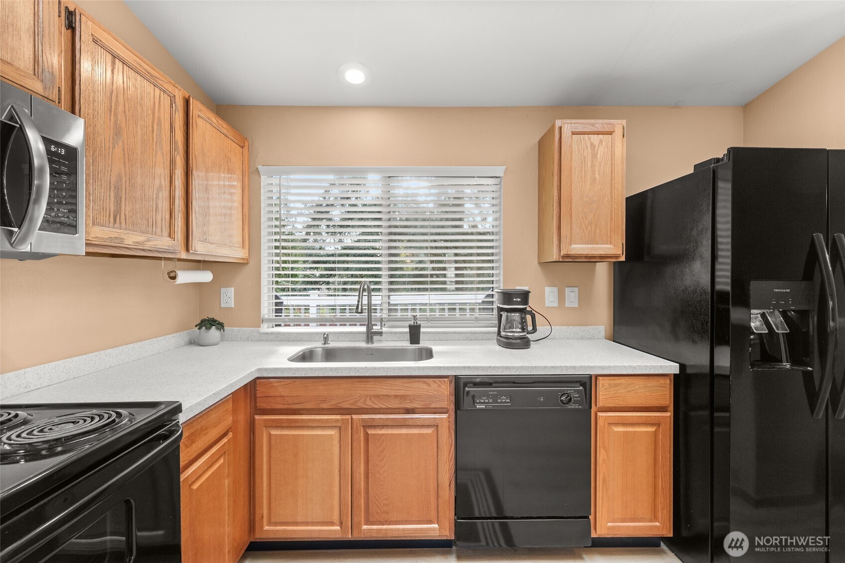 24941 13th Place South Des Moines, WA 98198 - Photo 15 of 33
