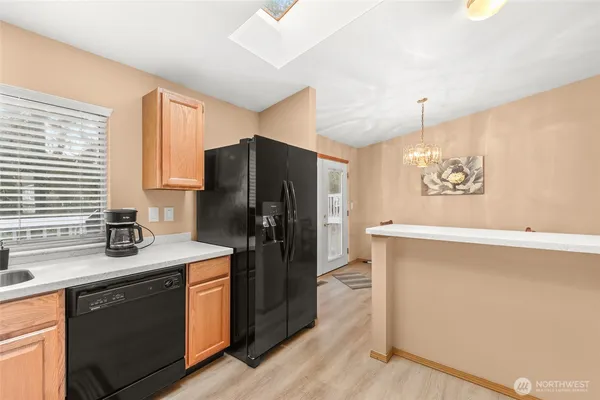 $750,000 | 24941 13th Place South, Des Moines, WA 98198