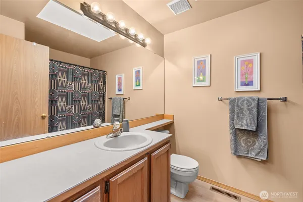 $750,000 | 24941 13th Place South, Des Moines, WA 98198