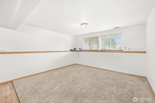 $750,000 | 24941 13th Place South, Des Moines, WA 98198