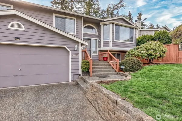 $750,000 | 24941 13th Place South, Des Moines, WA 98198
