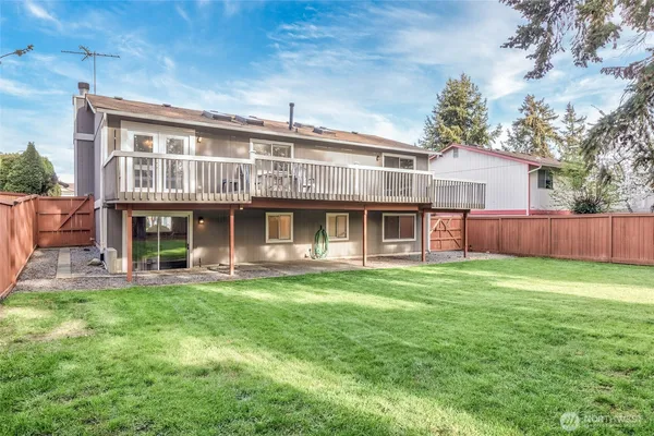 $750,000 | 24941 13th Place South, Des Moines, WA 98198