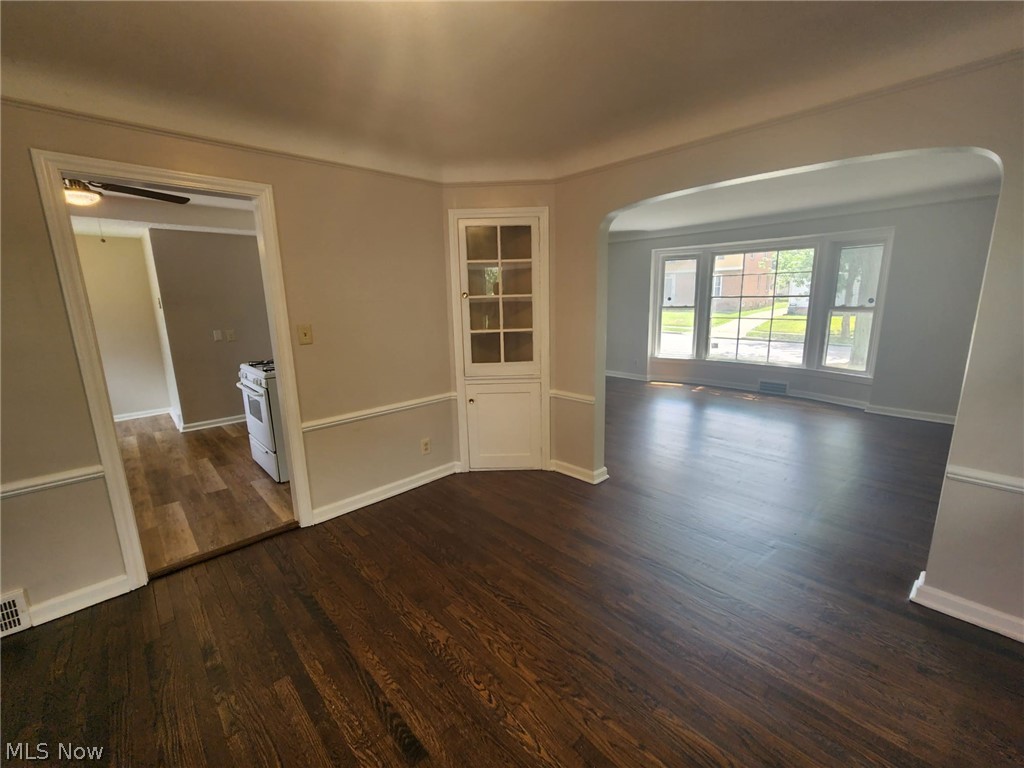 3865 Grosvenor Road Cleveland, OH 44118 - Photo 6 of 16