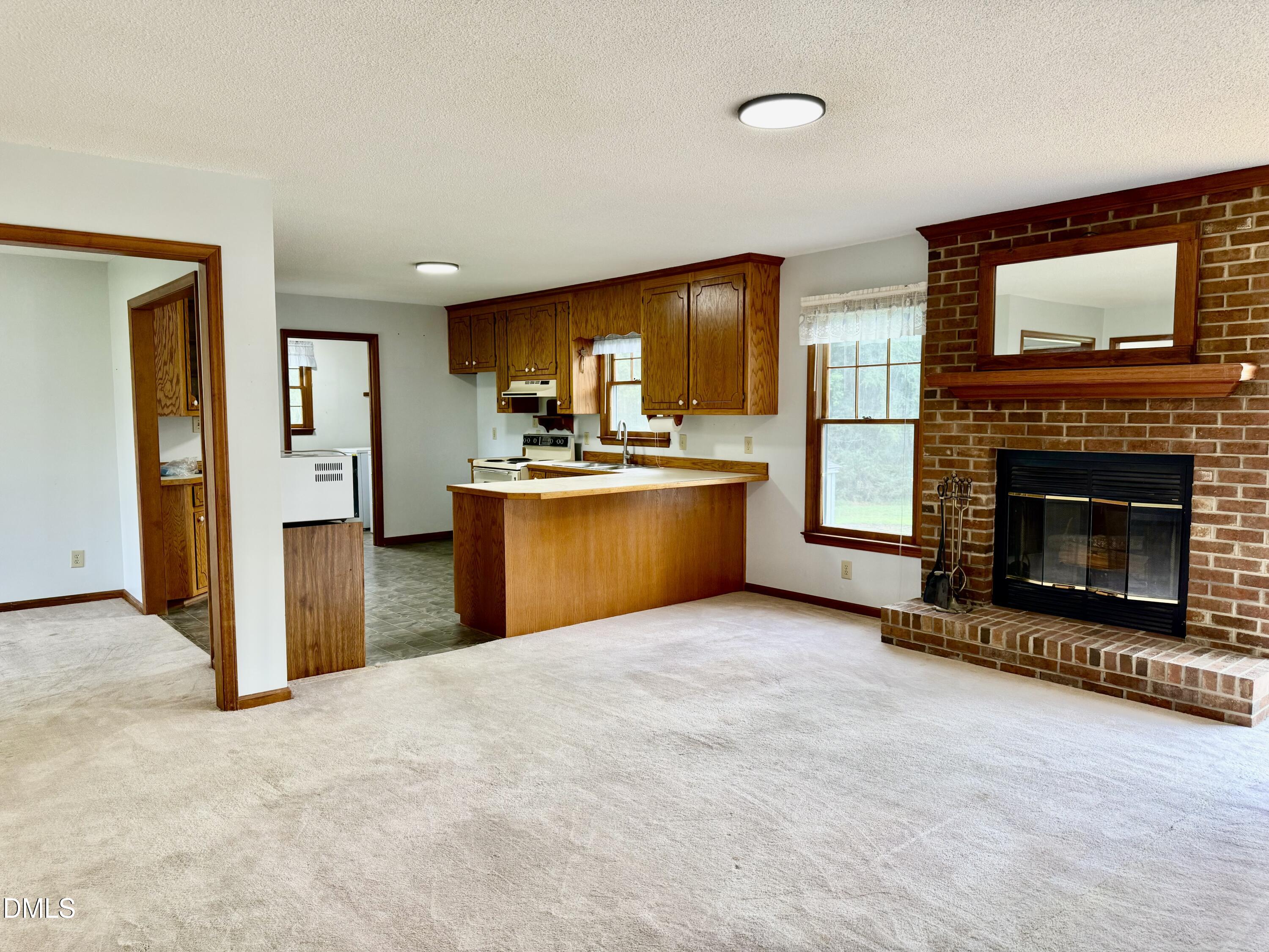 460 Dr Parrott Road Henderson, NC 27537 - Photo 6 of 23 IMG_4887