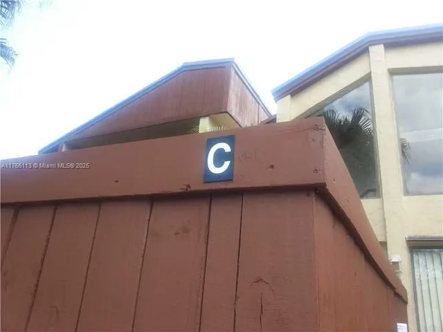 $400,000 | 6924 Southwest 114th Place, Unit C56, Miami, FL 33173